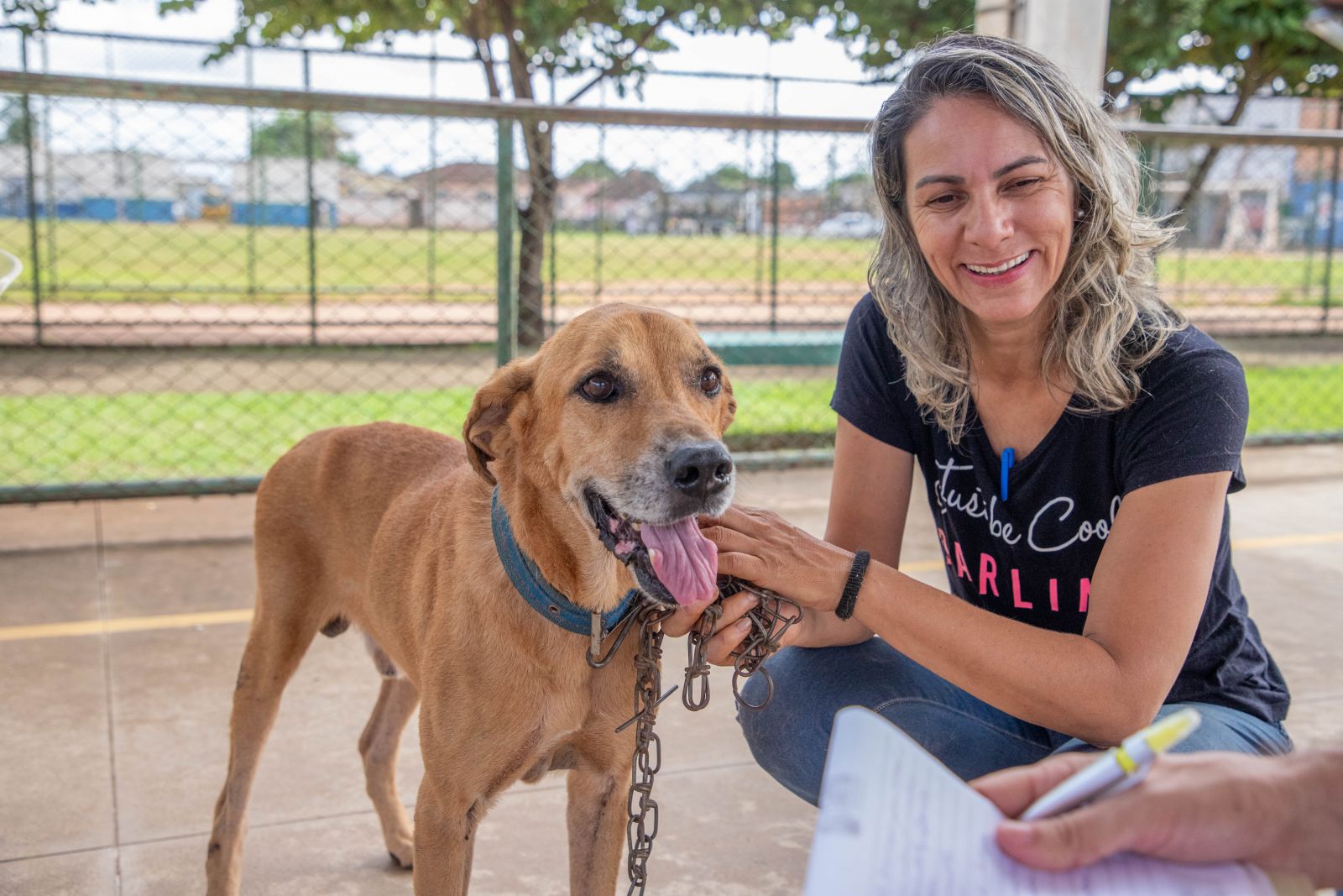 Kátia Cilene levou o seu cachorro para ser castrado