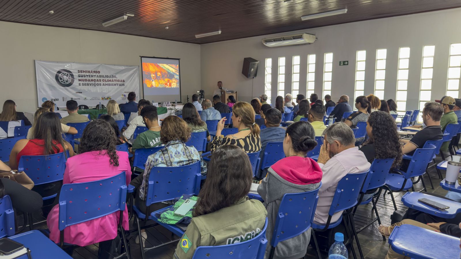 O primeiro dia do evento acontece no auditório da Faculdade Unama