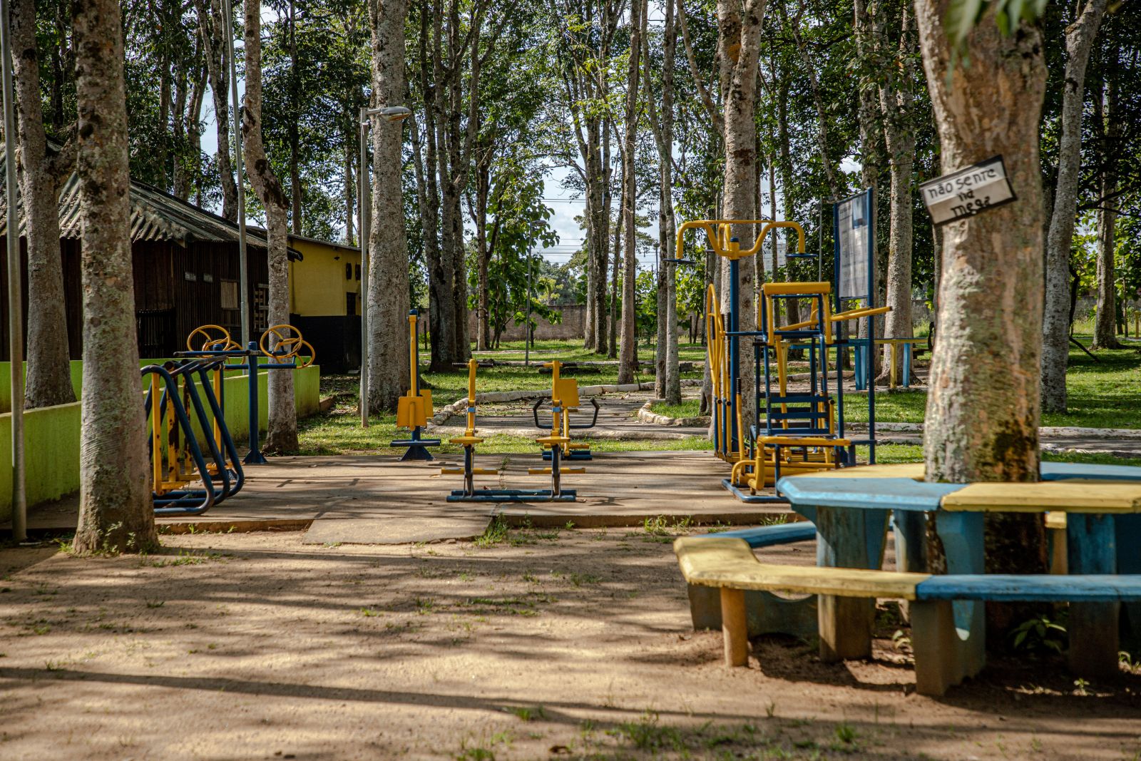 Espaço conta com academia ao ar livre e pista de caminhada