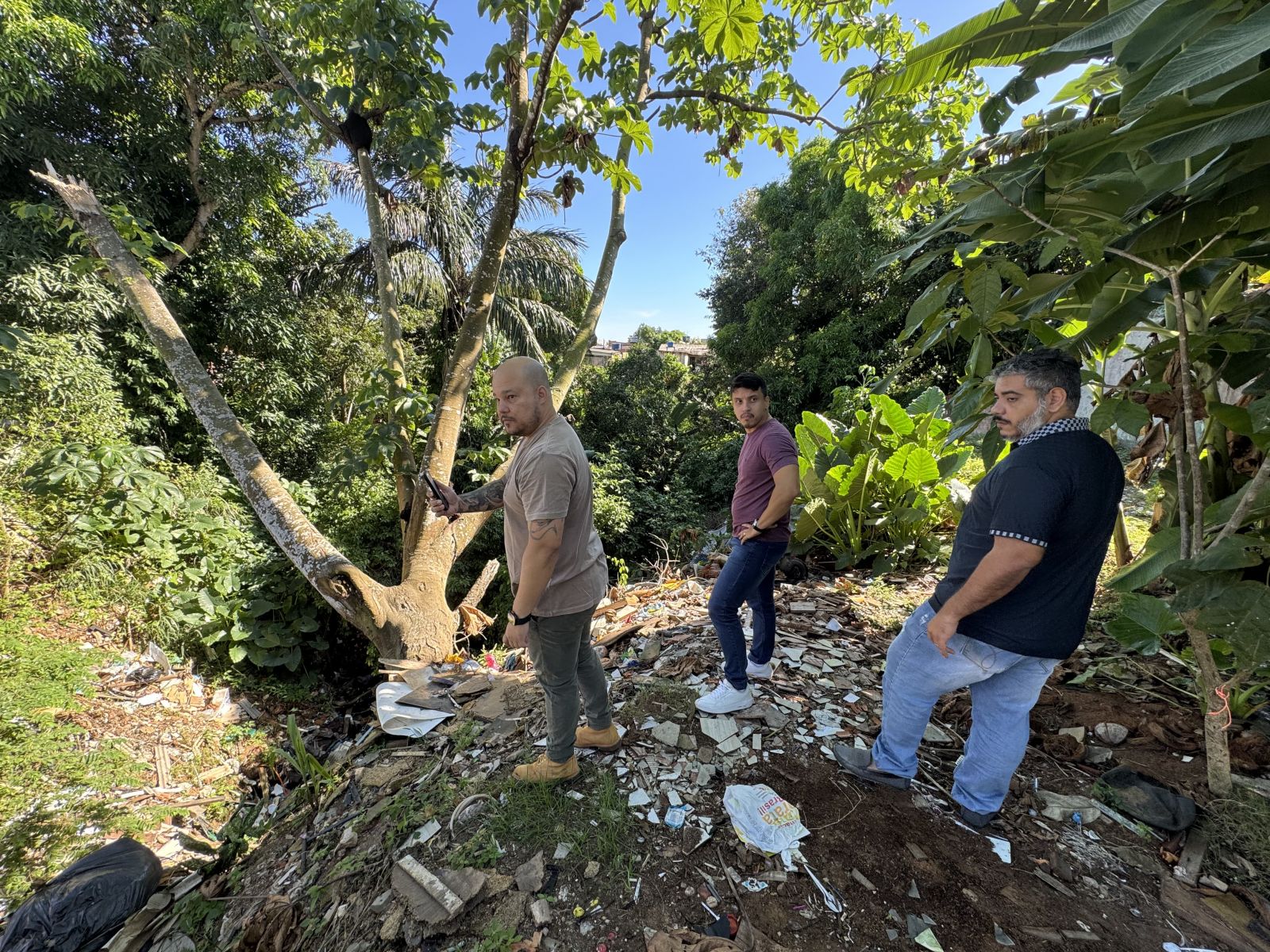 As equipes técnicas constataram um cenário crítico de degradação ambiental