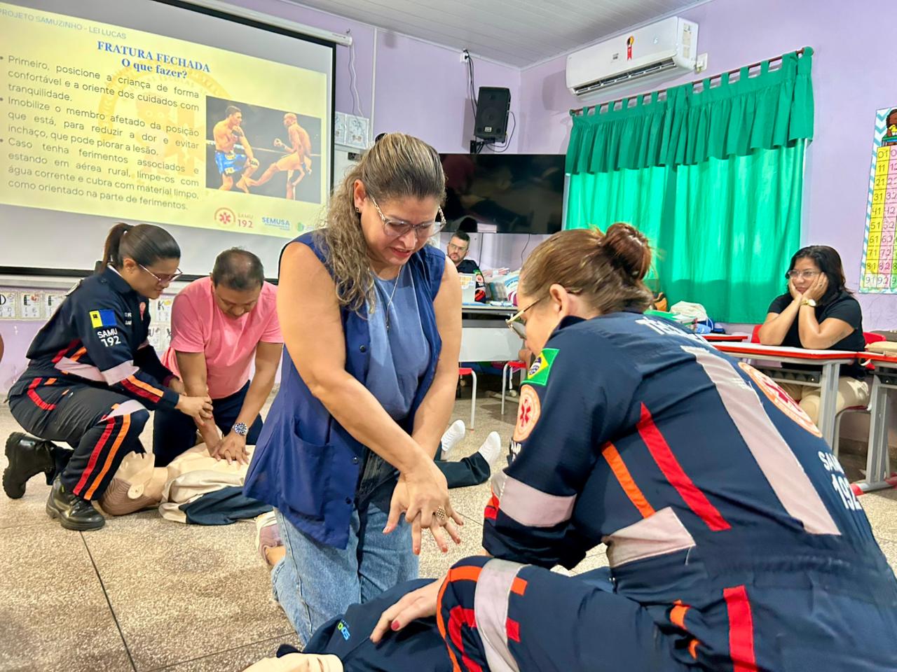Professores participam de atividades práticas e simulações de atendimento de urgência